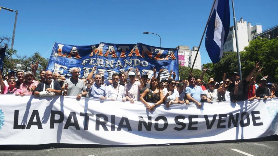 La Patria no se vende”: El grito que estalló en todo la Argentina - INFO135